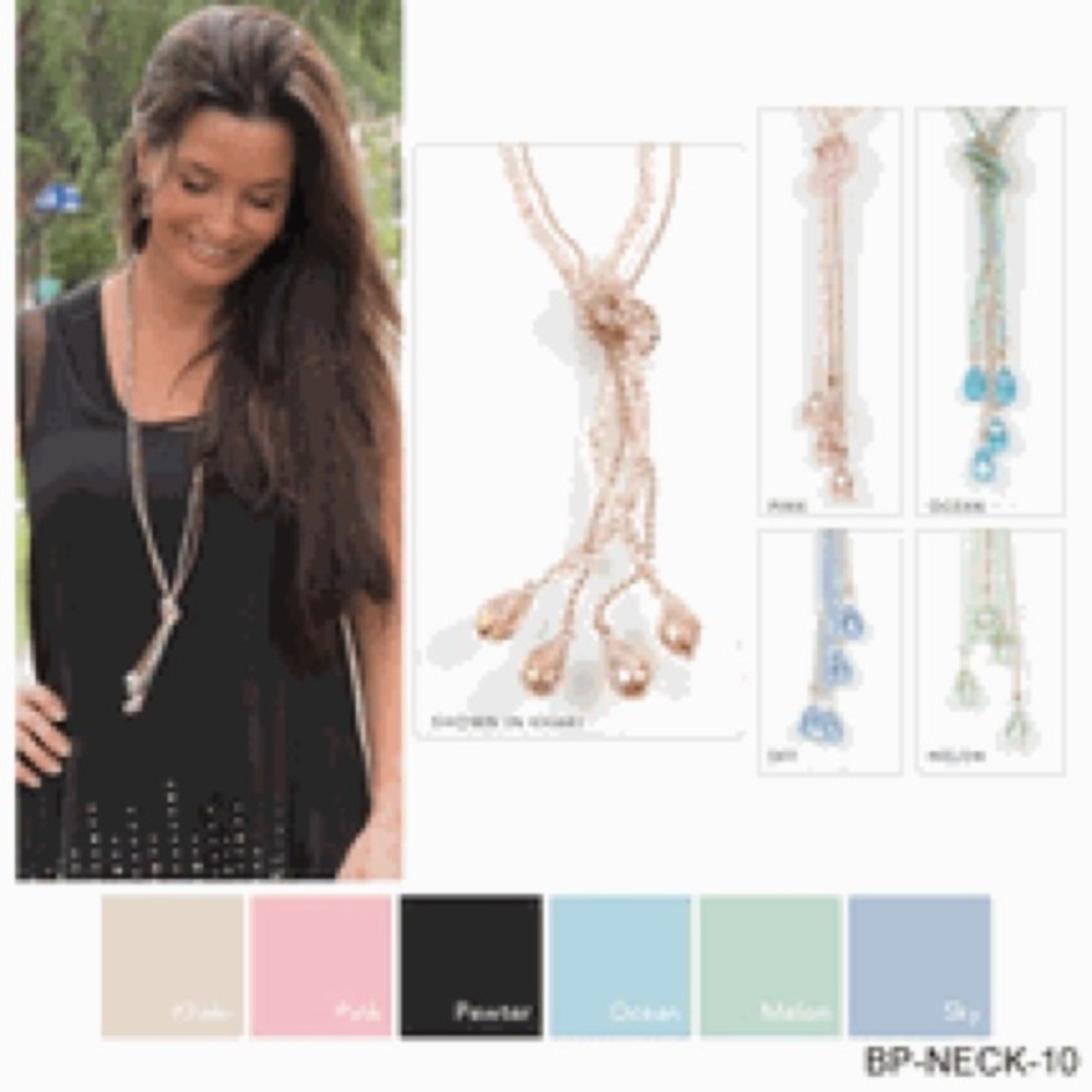 Simply Noelle necklace khaki  NWT
